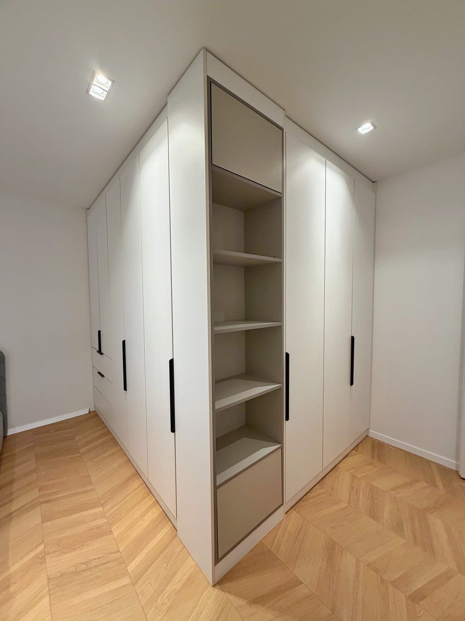 A.Q. Residence 3