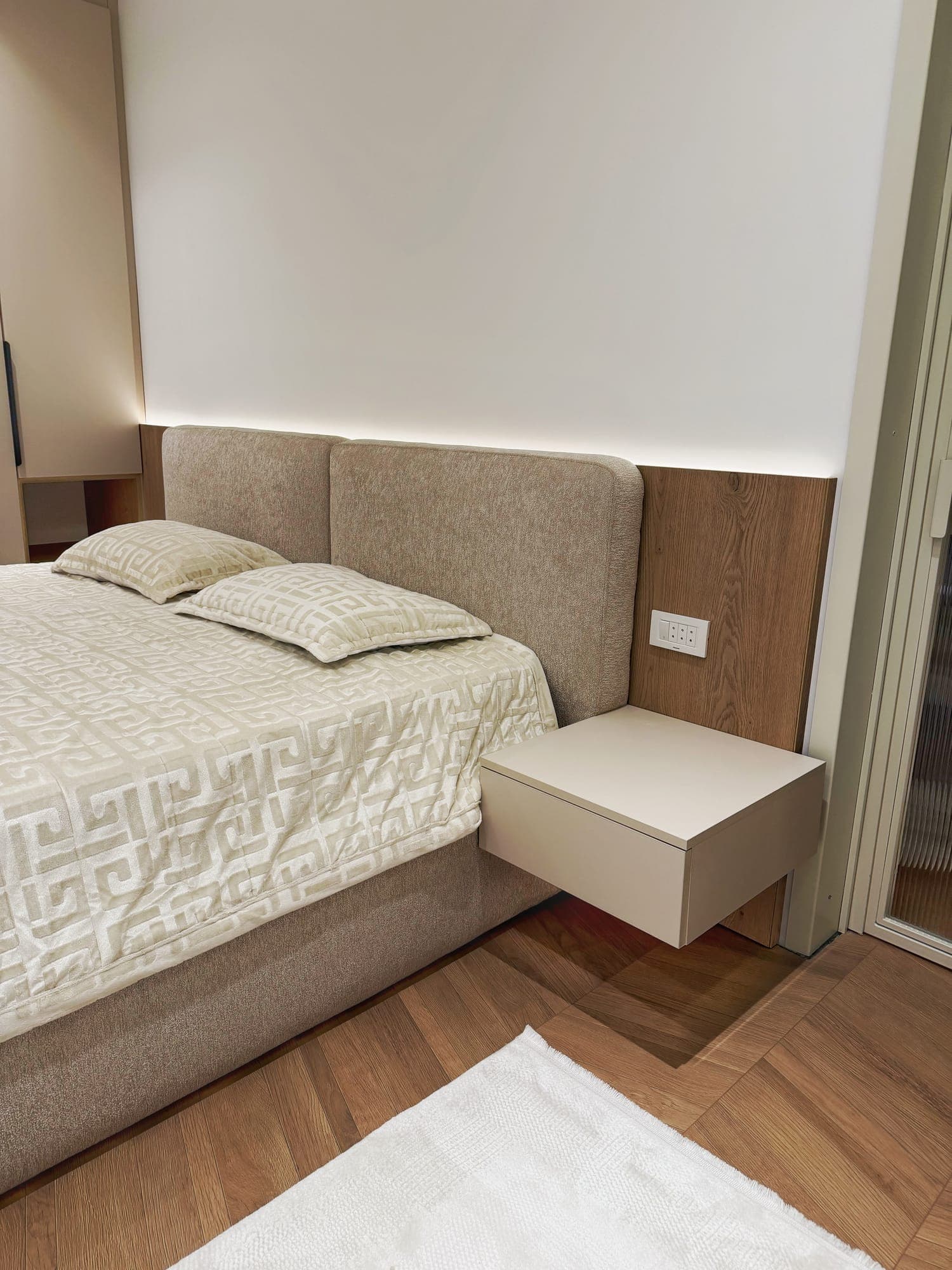 A.Q. Residence 10