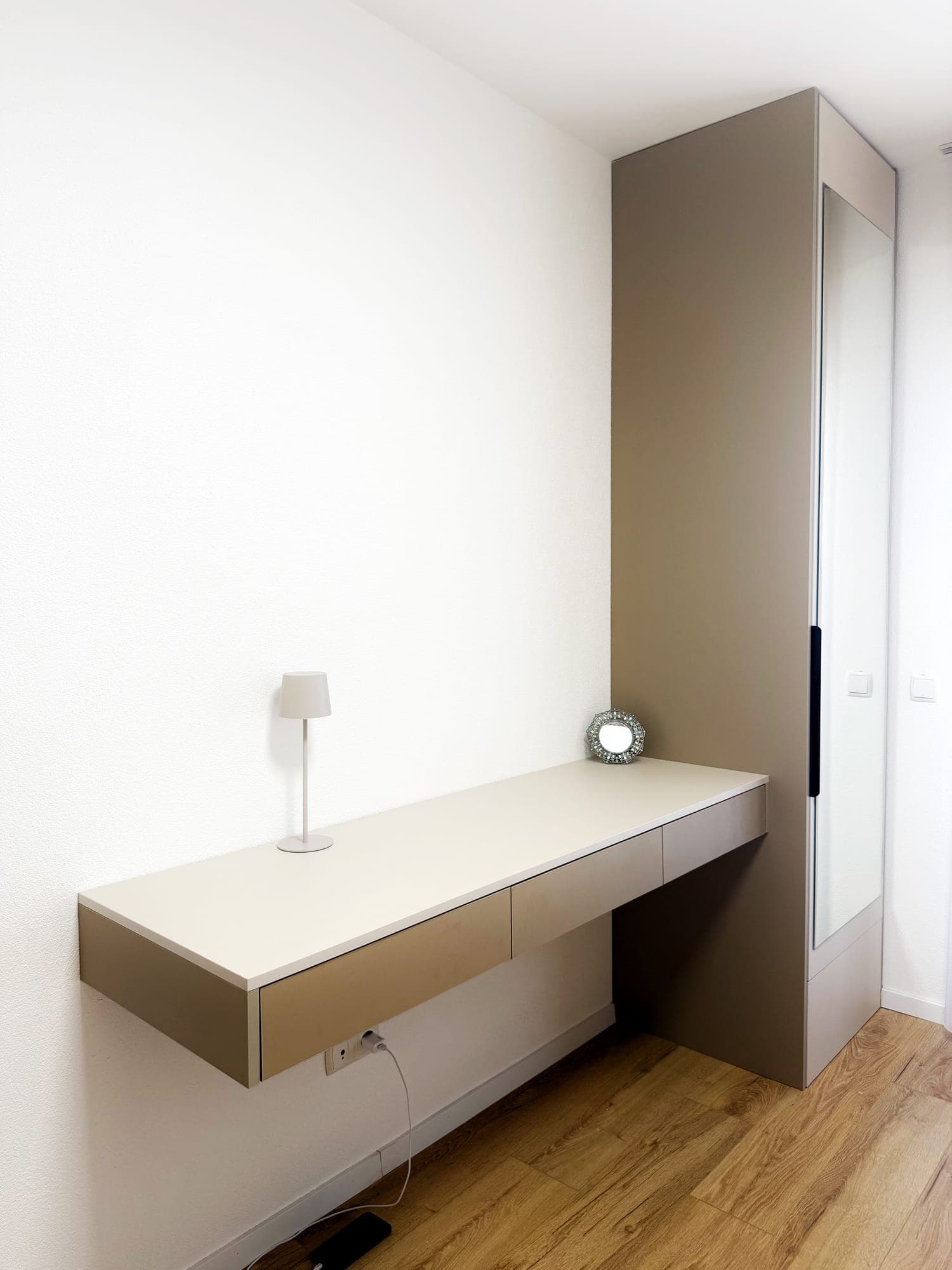 Apartment 10