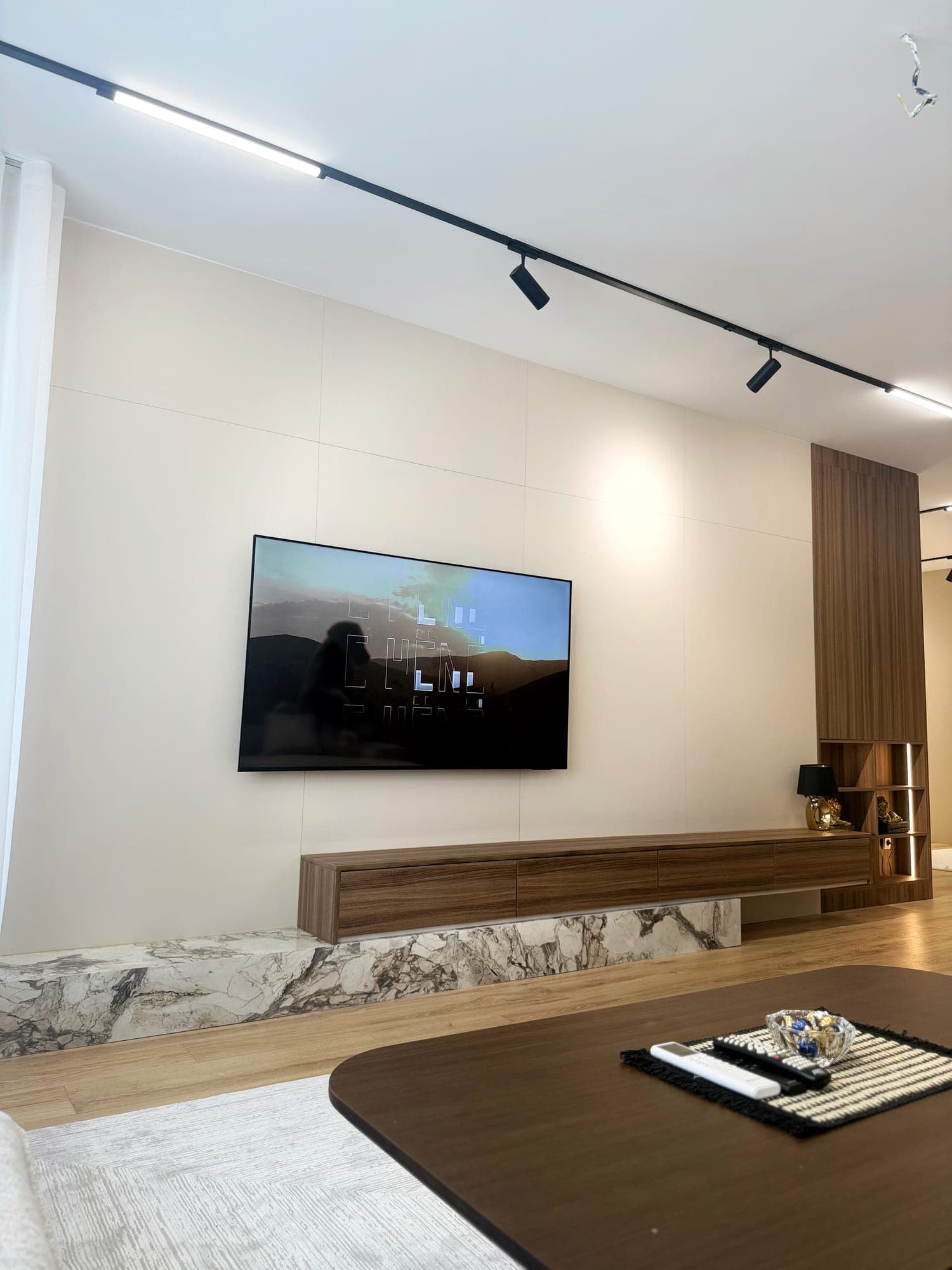 Apartment 18