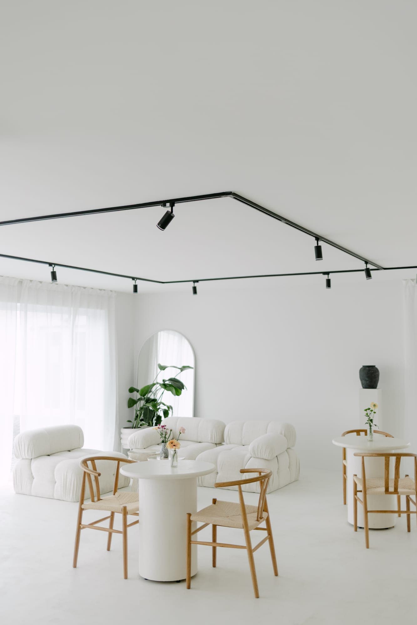 Cafe Amour / Studio Nest 16