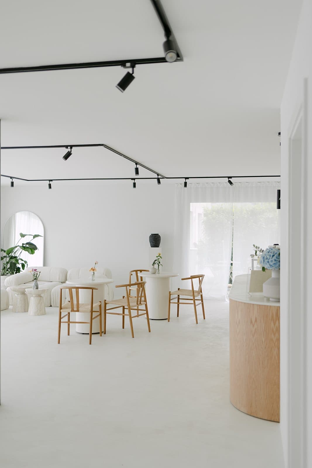 Cafe Amour / Studio Nest 21