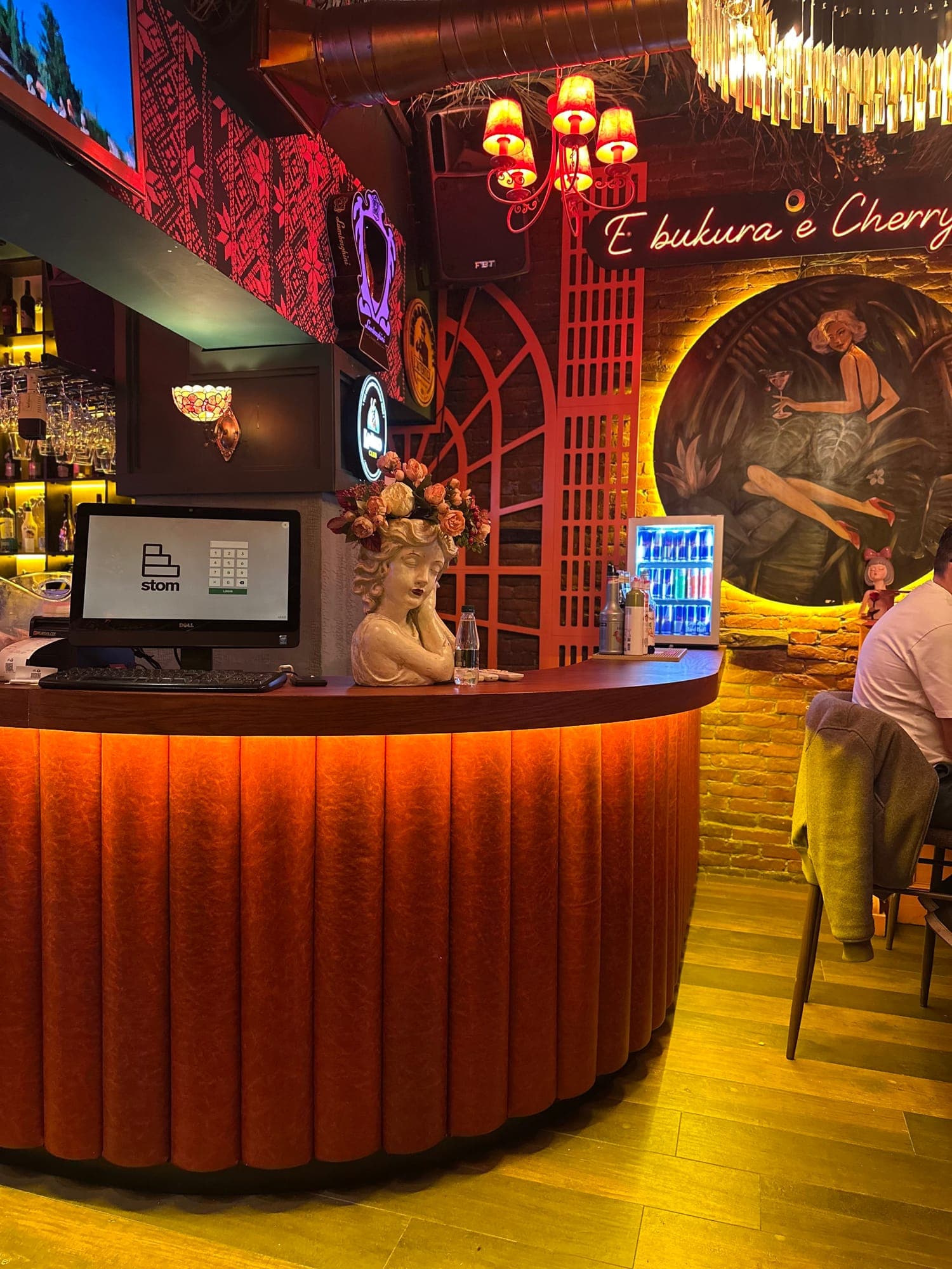 Cherry Lounge Bar