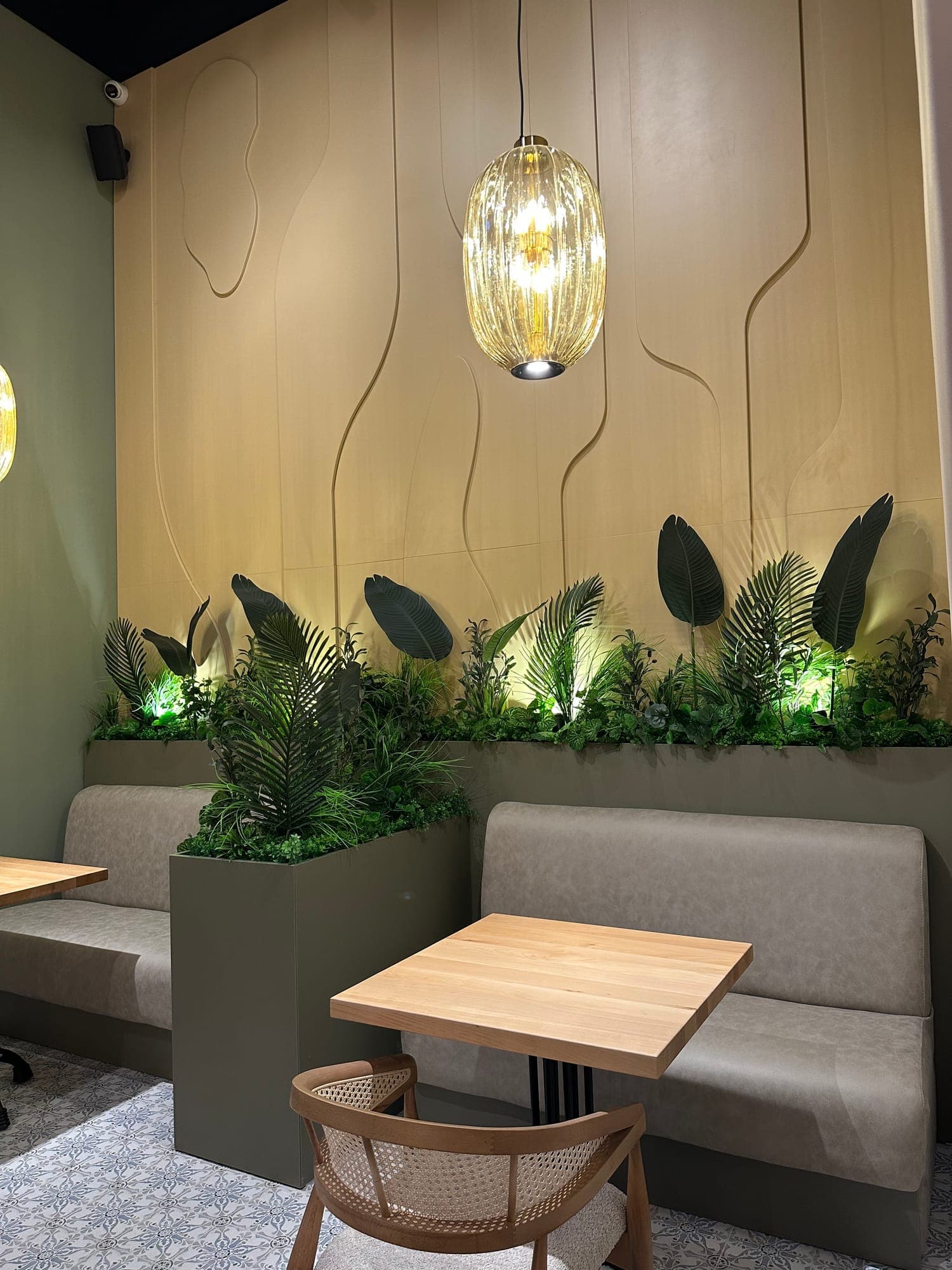 Sense Cafe & More 8
